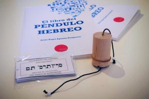 libro-de-pendulo-hebreo